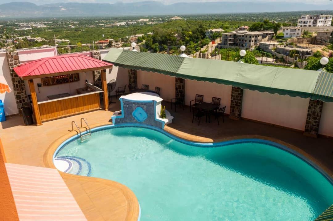 Vivy Hill'S Hotel Port-au-Prince Exterior foto