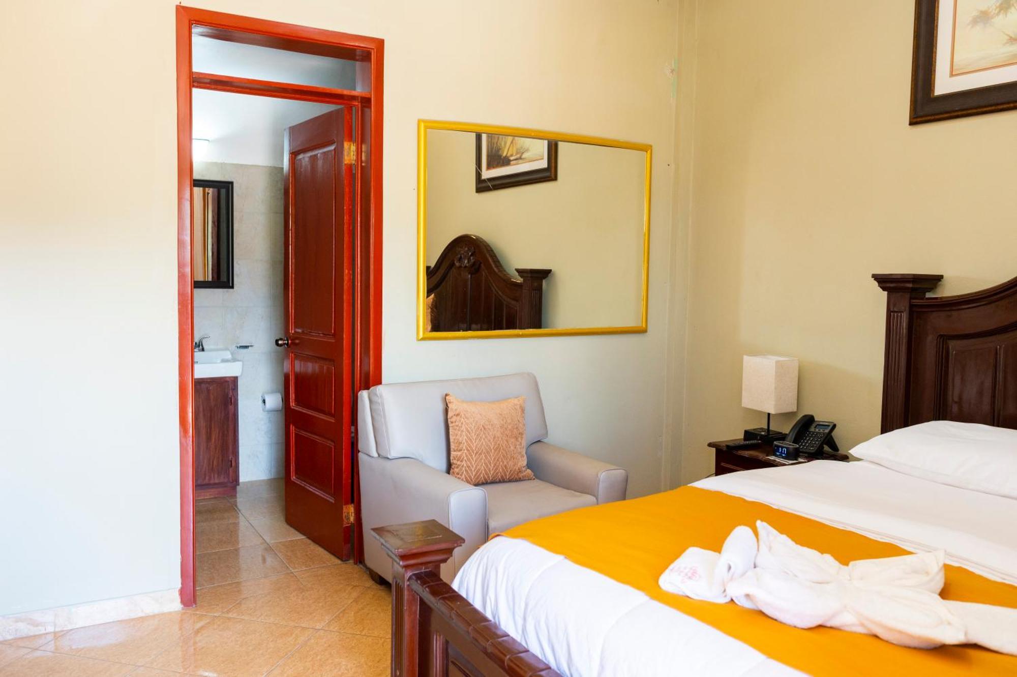 Vivy Hill'S Hotel Port-au-Prince Exterior foto